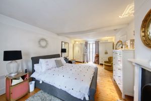 Bedroom- click for photo gallery